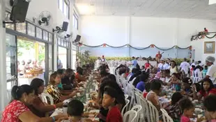 Almoço de Natal reúne 400 assistidos pela Cidade da Luz
