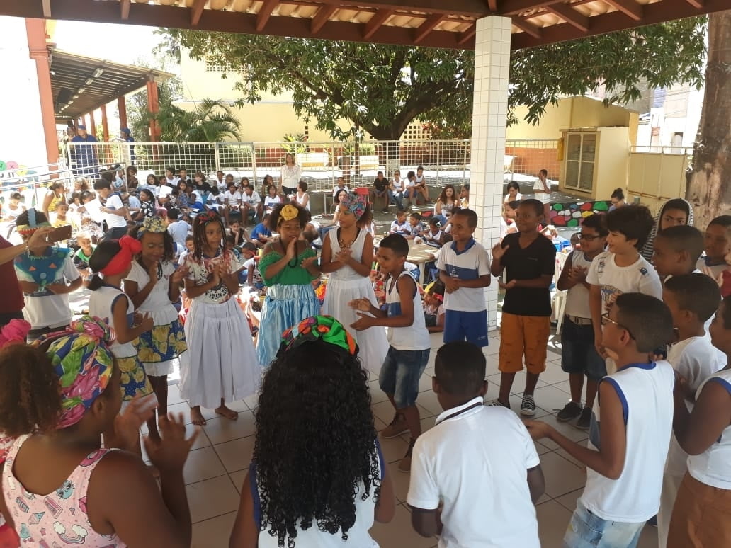 A Escola Carlos Murion realiza o Festival nossas raízes