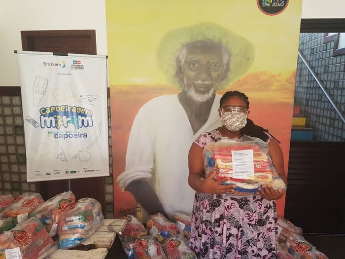 Doação de kits de higiene, cestas básicas e máscaras de proteção para famílias assistidas pela Instituição.