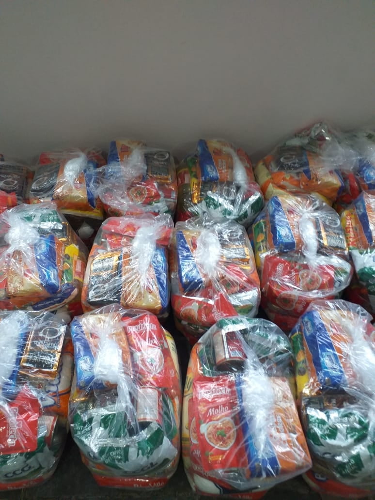 A Cidade da Luz recebeu do Programa Mesa Brasil – SESC – BA, a oferta de 110 (cento e dez) cestas de alimentos